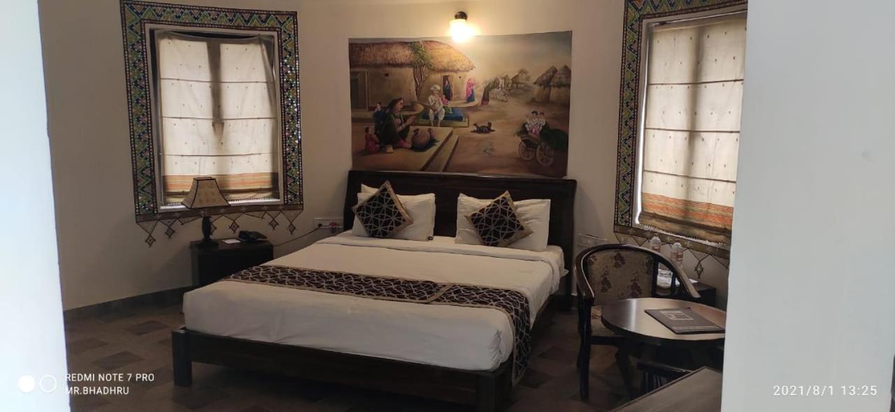 Seven Sky Clarks Exotica Hotel Bhuj Exterior foto