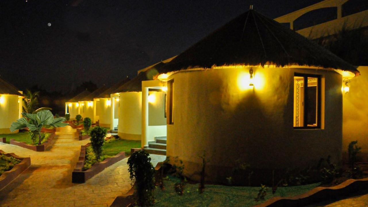 Seven Sky Clarks Exotica Hotel Bhuj Exterior foto