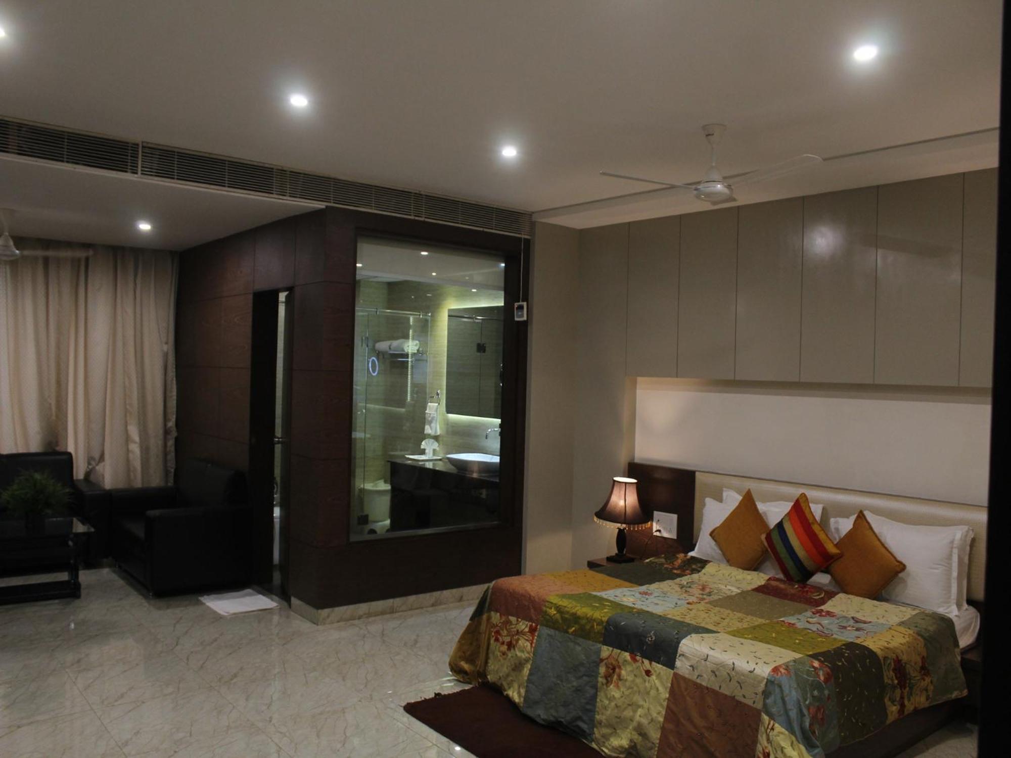 Seven Sky Clarks Exotica Hotel Bhuj Exterior foto