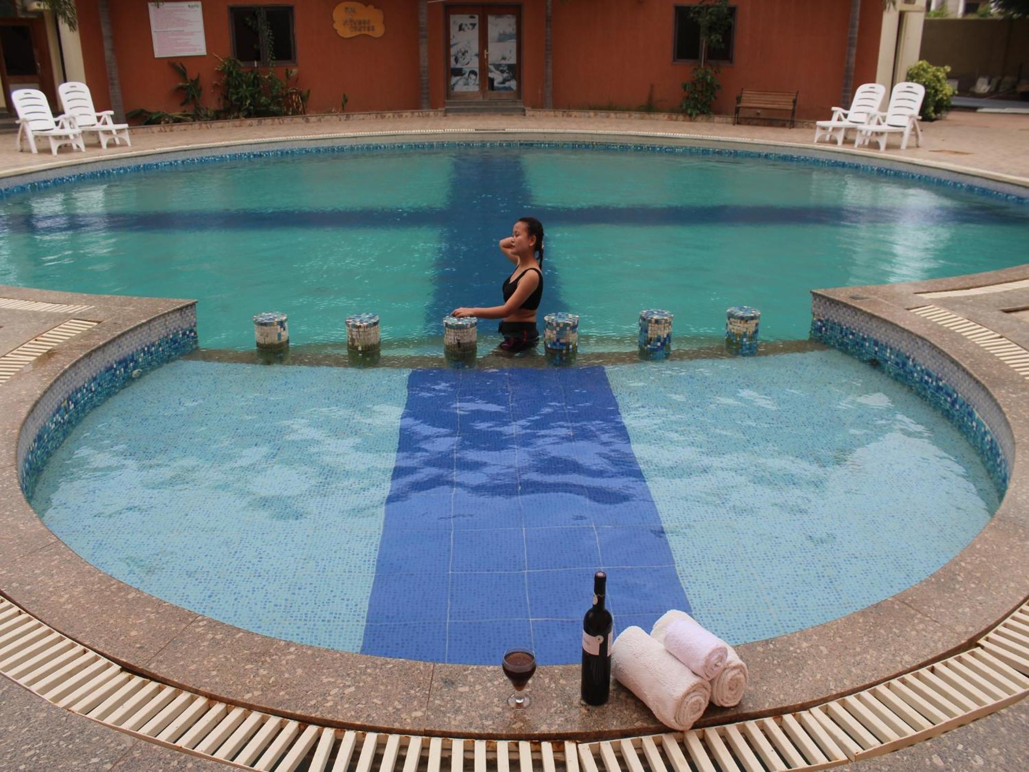 Seven Sky Clarks Exotica Hotel Bhuj Exterior foto