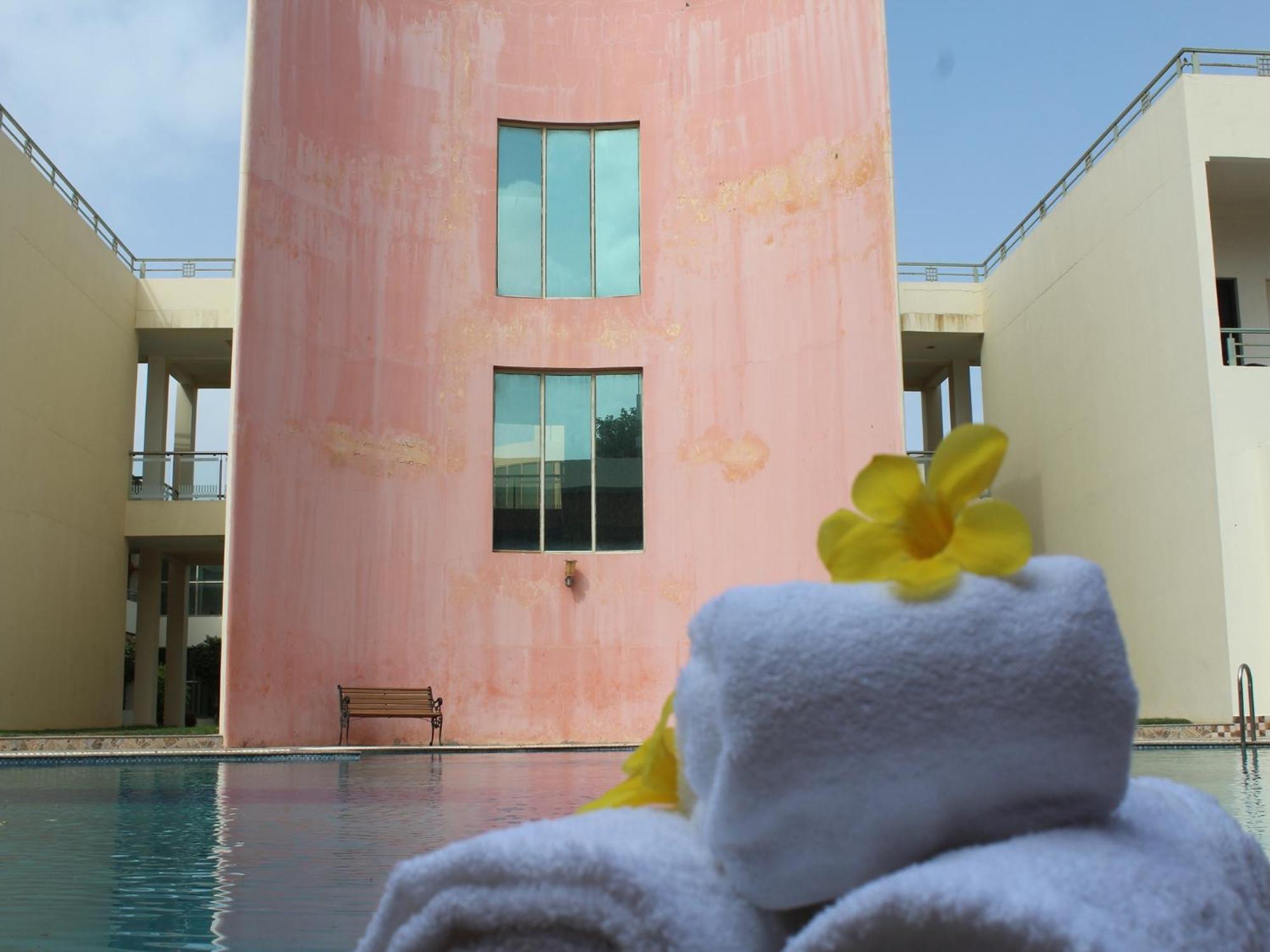 Seven Sky Clarks Exotica Hotel Bhuj Exterior foto
